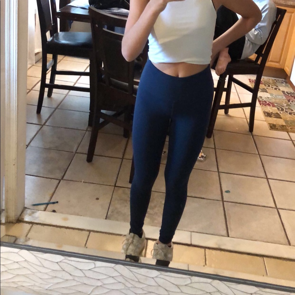 ATHLETA LEGGINGS -Salutation Tight in Powervita